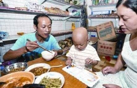 食物|“白血病”专挑孩子下手,是因孩子爱吃这道菜,3种食物少给娃吃