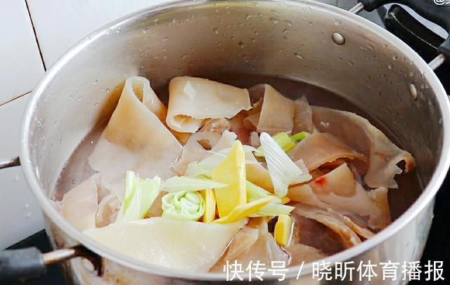 江一舟|想吃猪皮冻不用买,手把手教你在家做,皮冻劲道q弹,不腥不臭