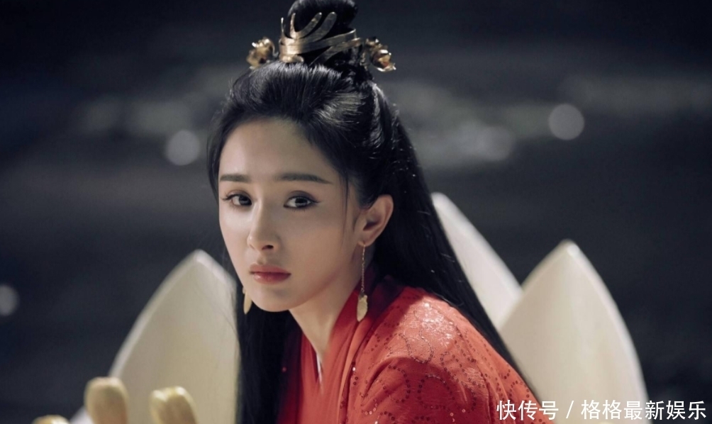 正妻拿刀上门捉人,进门看见第三者梳妆,说