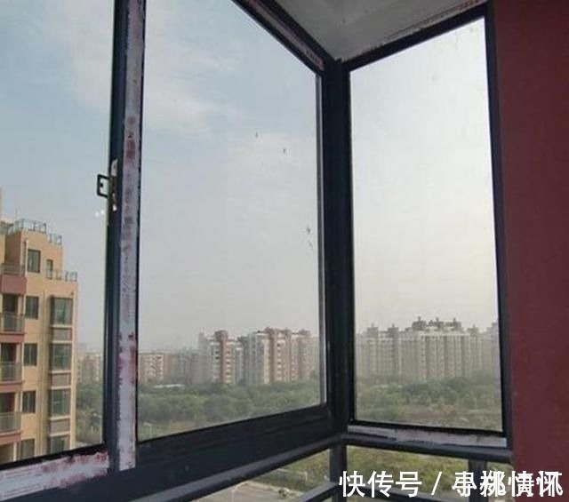 洗衣柜|阳台两边都是窗,我还想装柜子,老师傅:留一半加撑杆凭空多2㎡