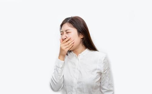 当你身体出现“5种”表现，或许说明身体缺乏蛋白质，要及时补充