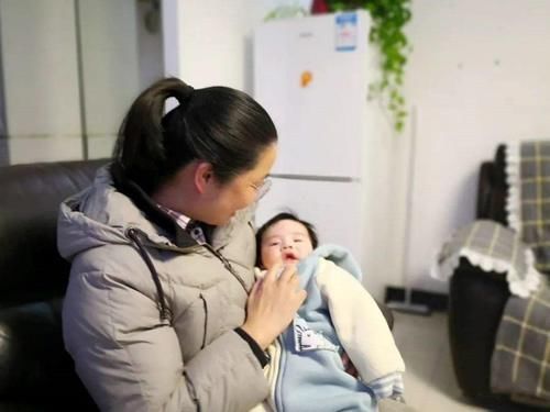 宝妈|宝宝出生证名字被打错，上户口又弄错，宝妈看后：够特别，不改了