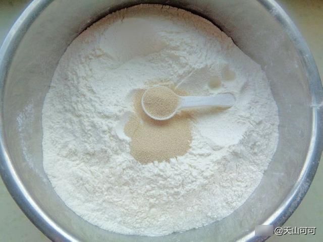 五香粉|用茄子做包子，汁多鲜美，好消化，一家老小都可以吃