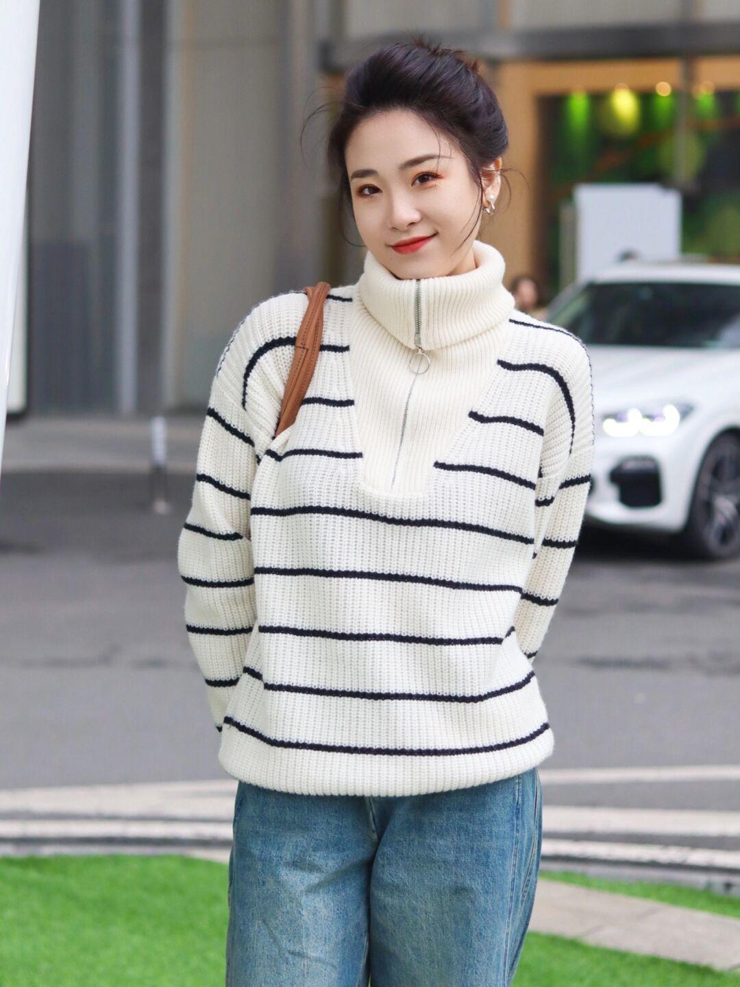 搭配 秋冬“条纹针织衫”咋穿才洋气?这些搭配保暖又舒适,值得借鉴