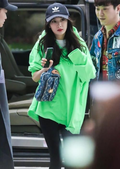 春季穿衣重在“精气神儿”，这3种颜色尽量少穿，这3种更显气色