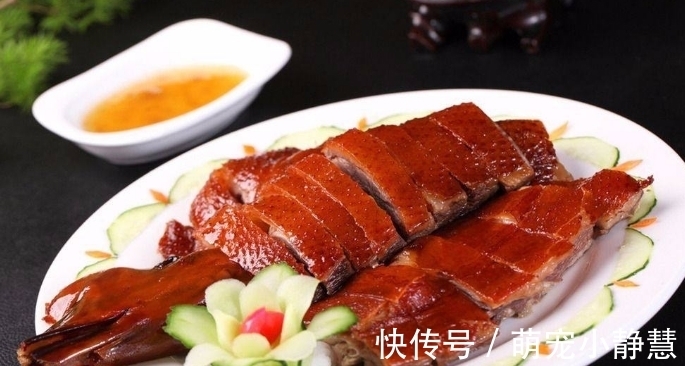 烧鹅,一定要肥的才好吃,不够肥的鹅吃起来不够甘脆