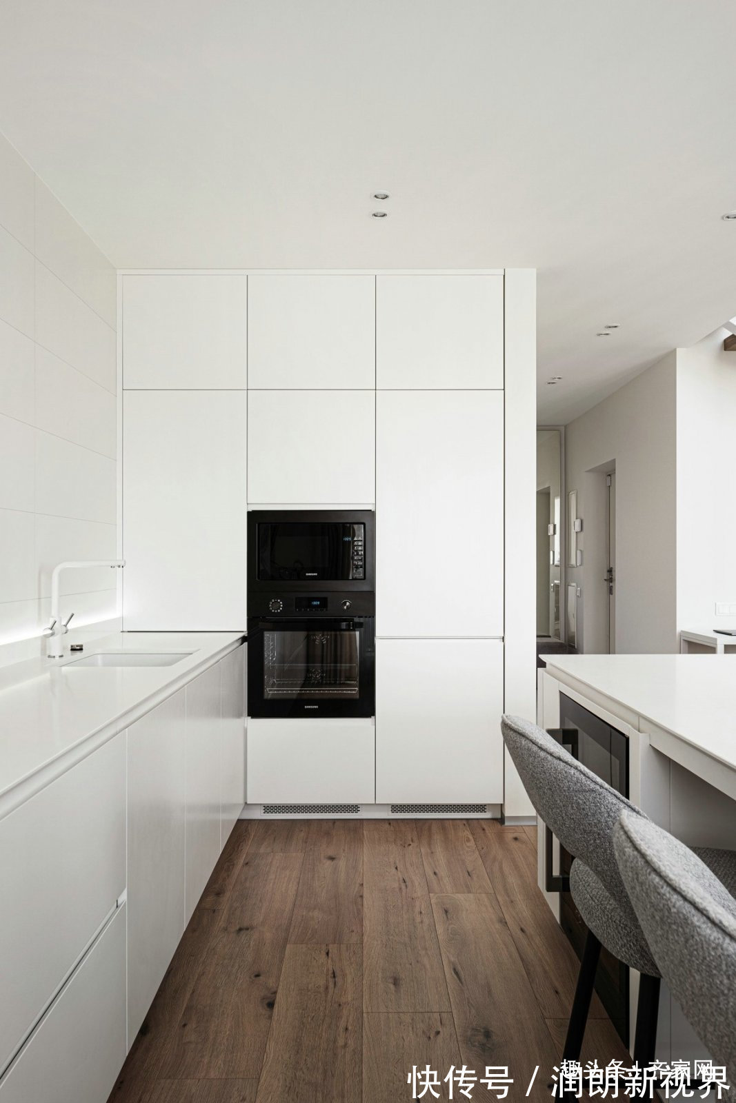 暴力感|极简LOFT公寓,以一种简单的姿态展露头角,还原人性纯粹的居住