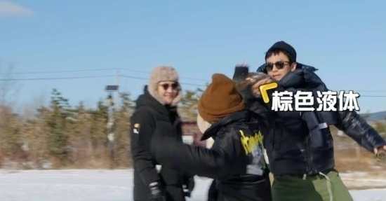 新人就活该受欺负?王勉《五哈》被泼咖啡,零下7度差点结冰