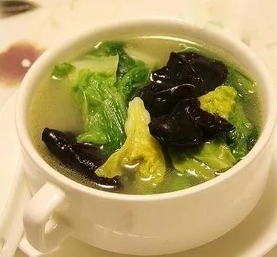 腸癌|28歲女子，腸道內長滿腫瘤，疼痛難忍，父母含淚，放棄治療