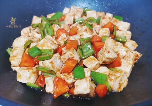 食材|在家做豆腐,牢记别直接下锅,多加1步,豆腐鲜嫩入味,咋做都香