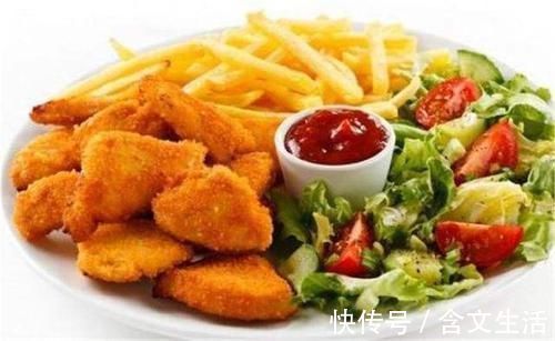 宝宝|儿科医生:孩子未过周岁,4种辅食别喂,积食爱生病,家长别大意