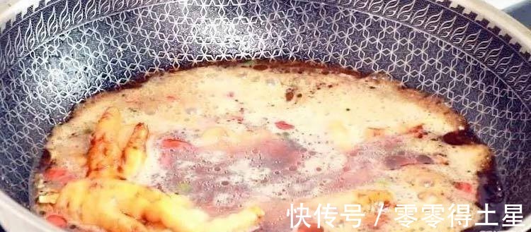 简单几步教你做家常红烧鸡脚,软糯鲜香,好吃到停不下来!