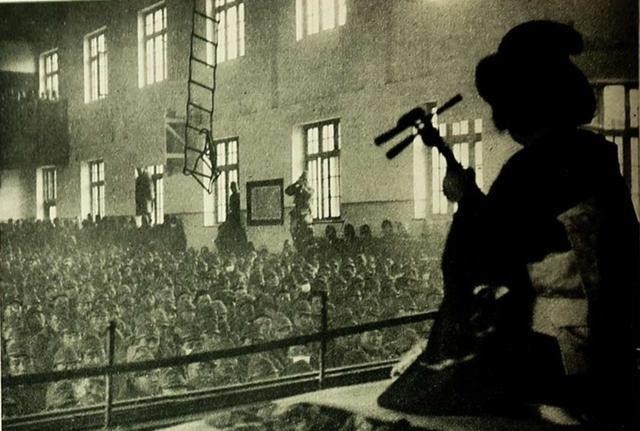 日寇|日寇投降前的疯狂，不仅杀害10名村民，还将15岁少女抢回据点