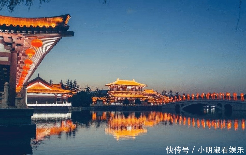 爬华山要注意安全,山顶挺冷的,建议提前做好准备