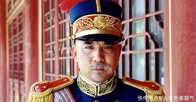 大总统|袁世凯当上大总统后,效仿雍正“秘密立储”,并选定了三个继承人