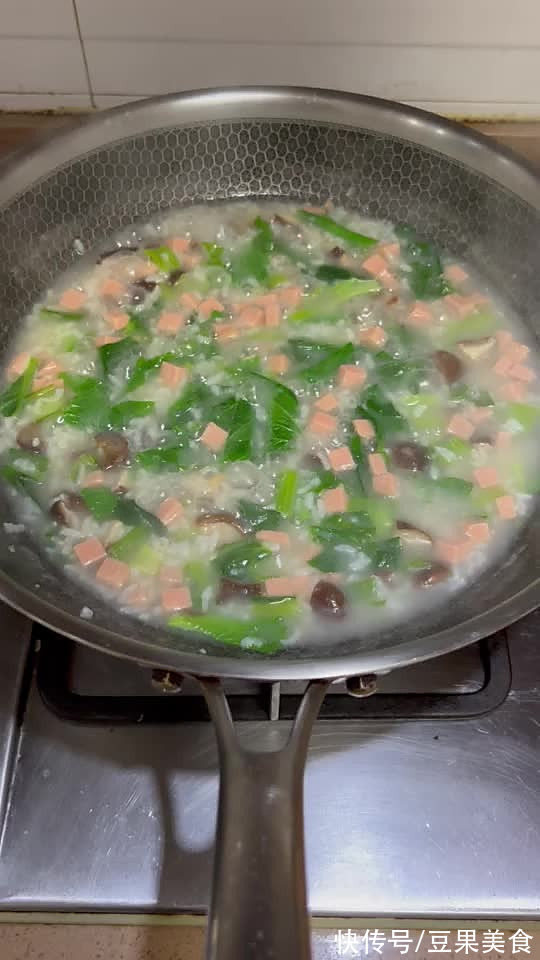 这道随性海参蔬菜粥！发到朋友圈，留言全说被馋哭