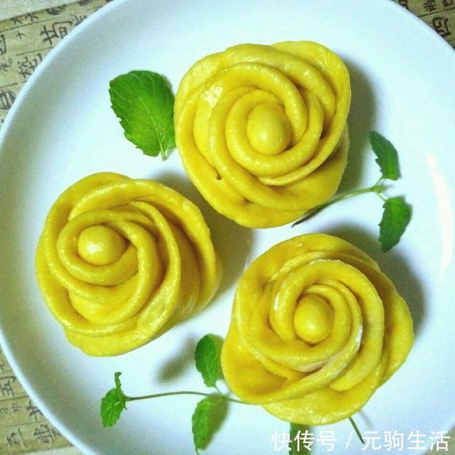 南瓜加面粉,除了发糕还能做成花,好吃又好看,真正的色香味俱全