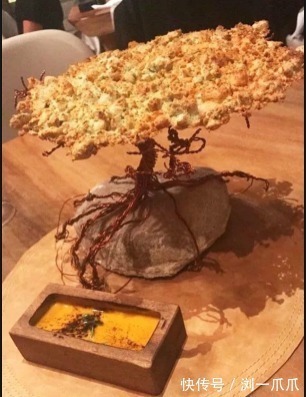 |搞笑GIF:大师兄二师兄还有心情在这喝酒,师傅都被妖怪抓走了