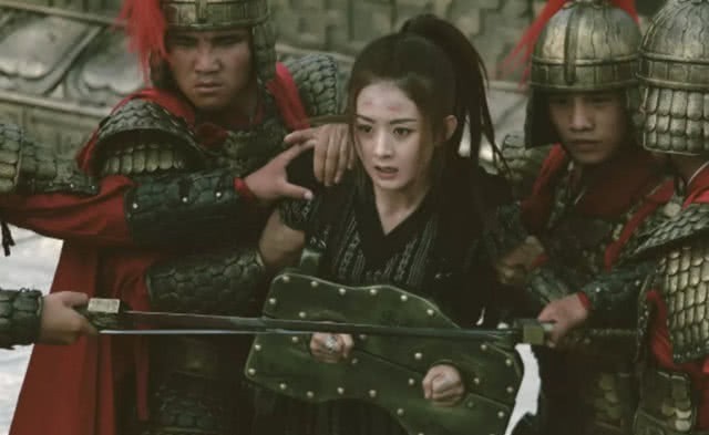 株连九族|古代株连九族时,为何族人都默默等死而不逃跑?逃跑才叫傻!