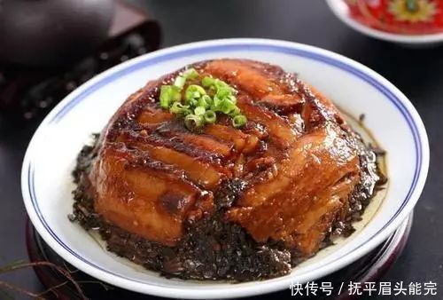 做法|扣肉别再用油炸了，教你一种新做法，肉烂味香，连大厨都夸赞我