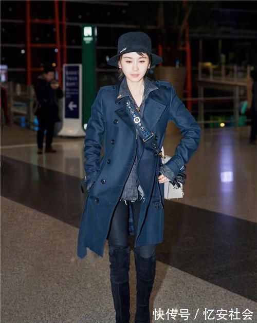 高跟鞋 个矮的女人,不管穿大衣还是羽绒服,记住这3点,显瘦显高又时髦