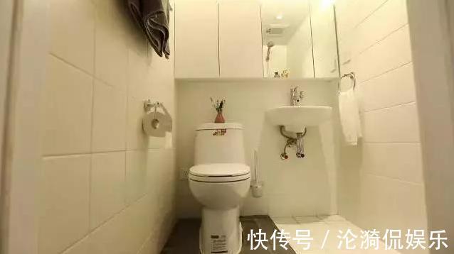 18㎡“棺材房”挤下2对夫妻,丈母女婿睡上下铺,一翻身床嘎吱响