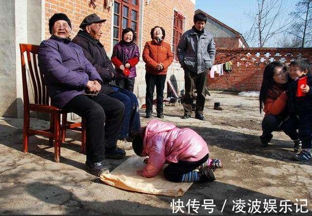 孩子|3岁宝宝去拜年,敲门时“霸气喊话”,奶奶听到后直接掏出存折
