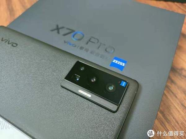 x70|1.4K差价，vivo X70 Pro和S10 Pro买哪个？