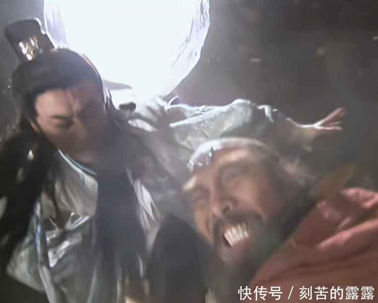 慕容复连鸠摩智都打不过,凭什么跟乔峰齐名王语嫣早有暗示