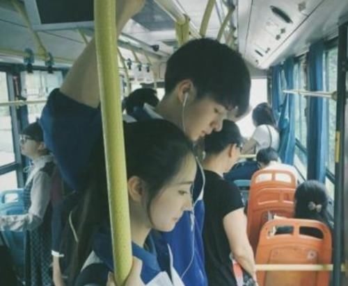 父母|班主任:“贼容易”早恋的3种女生,和荷尔蒙无关,拉都拉不住