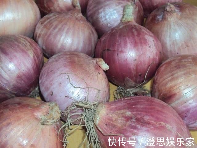 宿便|洋葱跟此物炒，隔天排黑臭宿便，血糖也降下来，早知早好