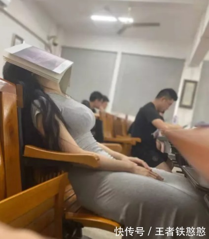 |搞笑图片:三人行,必有一狗