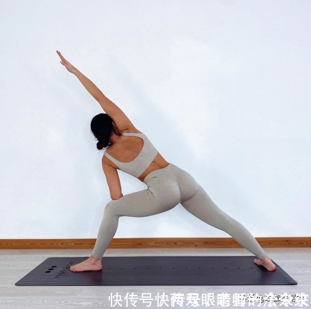 动作|女性40岁后，睡前常练这9个瑜伽动作，由内到外变年轻