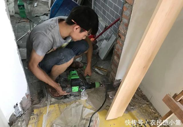 装修|先铺木地板，还是先装衣柜顺序没搞对，住上几年要后悔