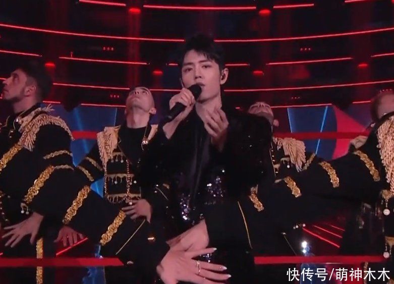 王一博|跨年流量大战!肖战压轴拉起基本盘,王一博热度巅峰,蔡徐坤太坑