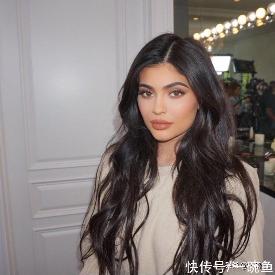 发型|太辣了吧!爆火时尚圈的“辣妹风”发型真的太撩了!没有人不爱它