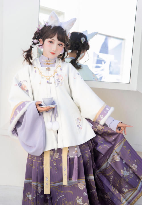 被“芋泥啵啵味”的汉服美到了，梦幻又精致，谁穿谁可爱