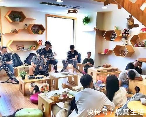 《心动的信号》有多假?嘉宾节目结束后就分手,为吃饭钱互撕至今