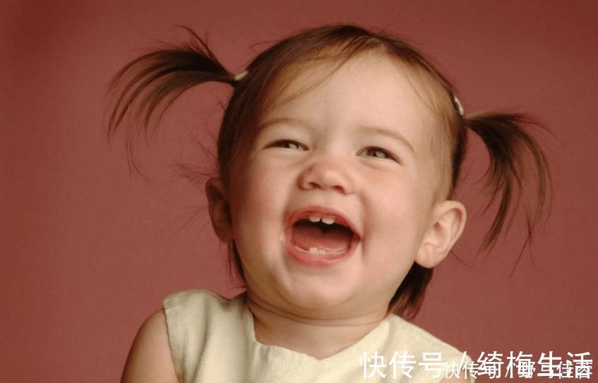 婴幼儿|婴幼儿什么时候长牙?这5个“信号”告诉妈妈:我长牙了