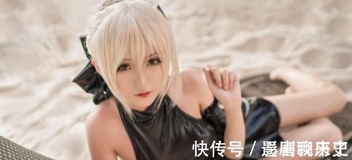 皮裙|小姐姐海边玩COS,一身皮裙不敢想,这绝对是个狼人