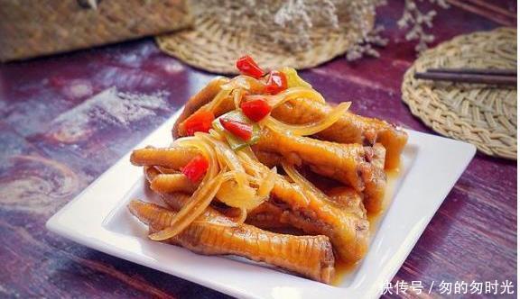 其乐融融|在家准备了几道拿手好菜,美味极了,一家人吃得其乐融融