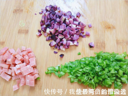 碎丁状|孩子开学，花费10分钟做早餐，食材丰富营养全面，孩子连吃三个