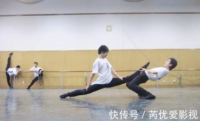 活动范围|瑜伽老师来揭秘：为什么只看到女生开髋？她们开髋干嘛用？