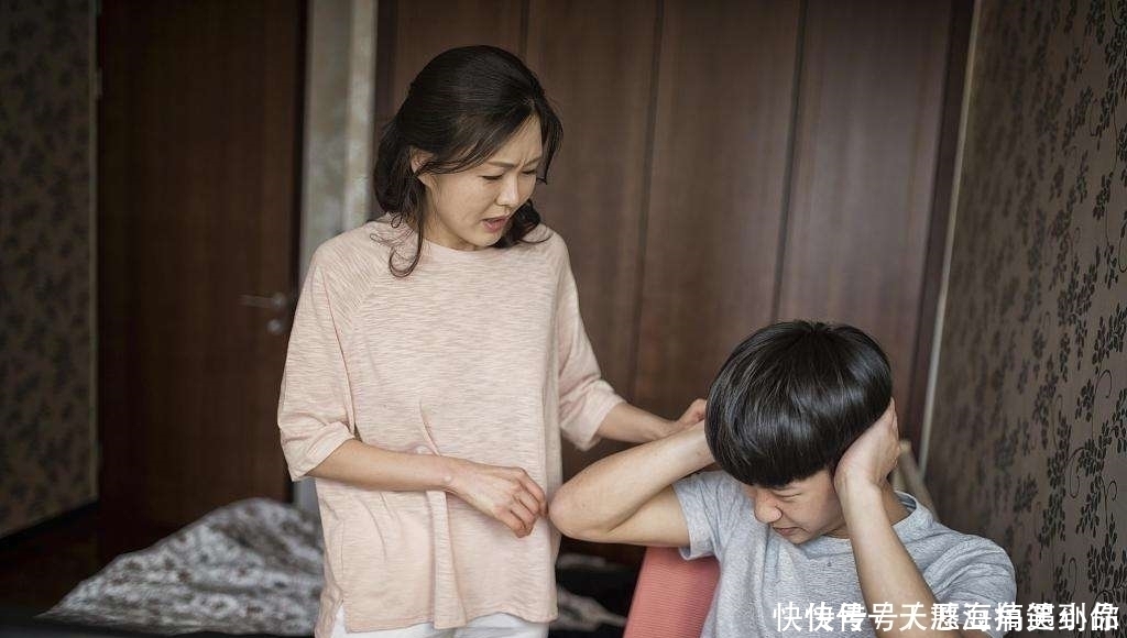 家长|孩子挨打时出现这2反应,家长赶紧住手,再打可能会出大问题