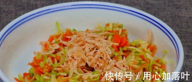 西葫芦鸡蛋|早餐学会这样做,10分钟就出锅,又香又好吃,做法超简单!