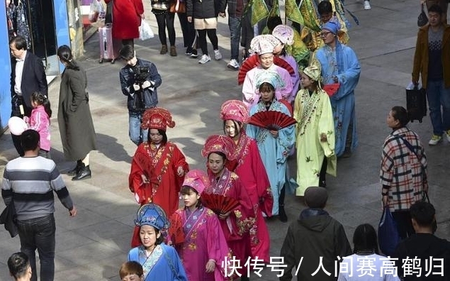 对联|秀才出上联:有木也是桥,无木也是乔,寡妇对出下联,让他很羞愧