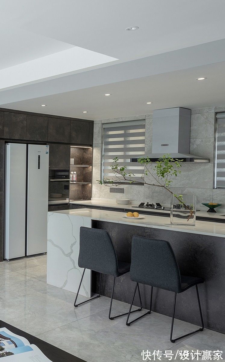 楼梯|200㎡现代风别墅,简约中体现出美感与质感,不愧是企业高管的家