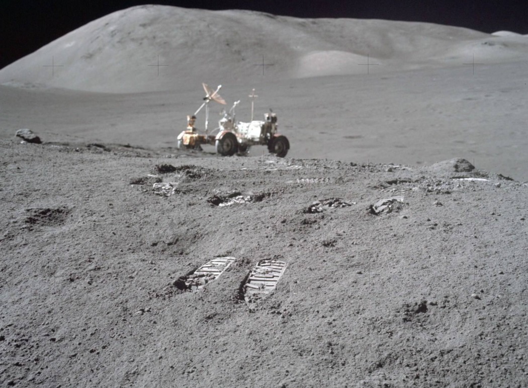 星星 美国国旗“迎风招展”,我国为何不一样恰好证实了美国登月真假