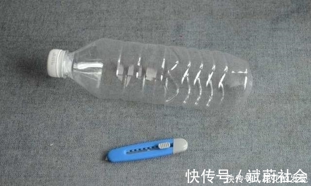 塑料瓶别扔了,小伙在瓶子上打两小洞,改造成打气筒,省钱又省心