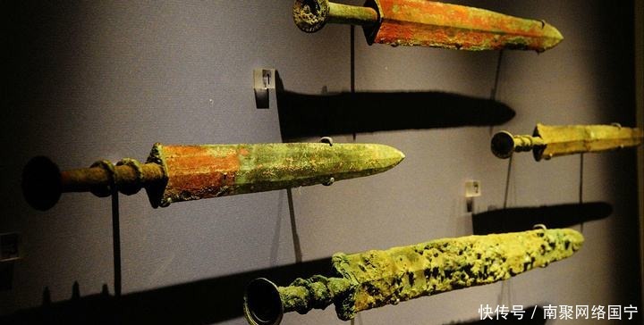 青铜器|西汉大师铸造一柄“神剑”,却被国人嫌弃,如今成了英国人的国宝